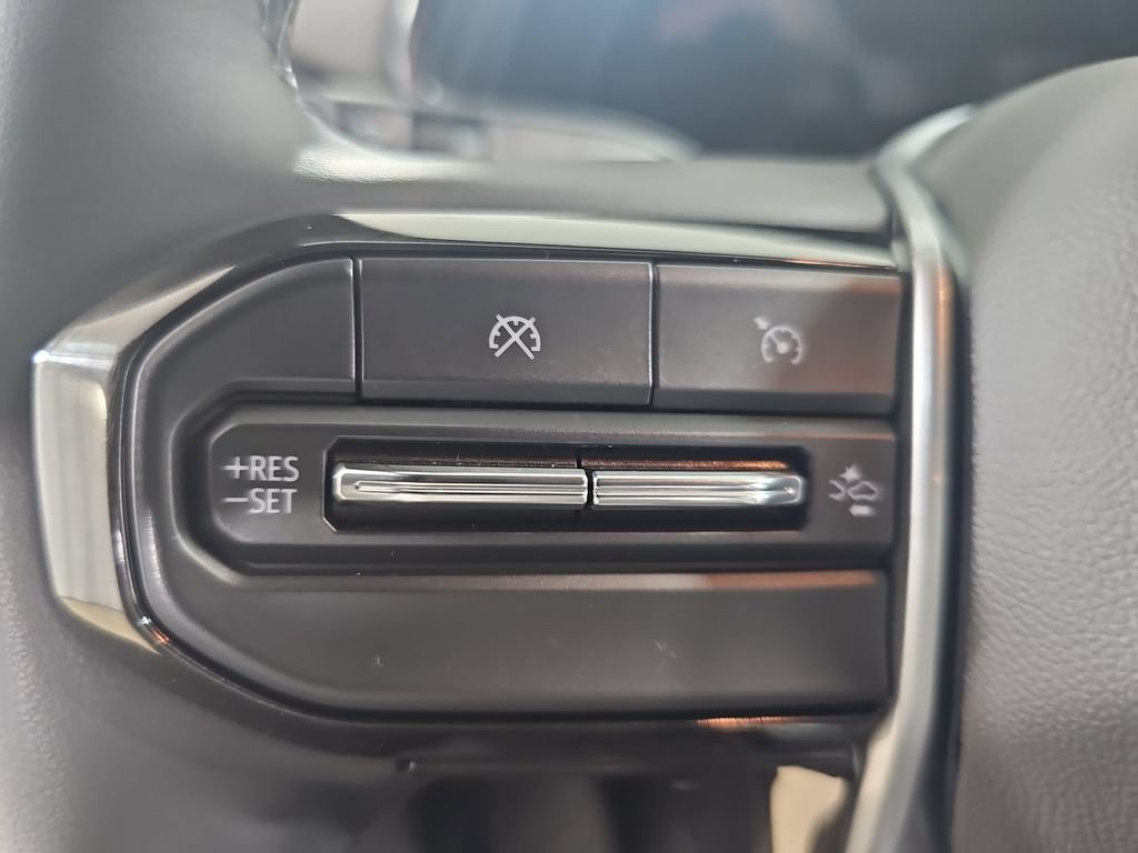 Certified 2025 Chevrolet Colorado ZR2 w/ Technology Package AWD/4WD image 21