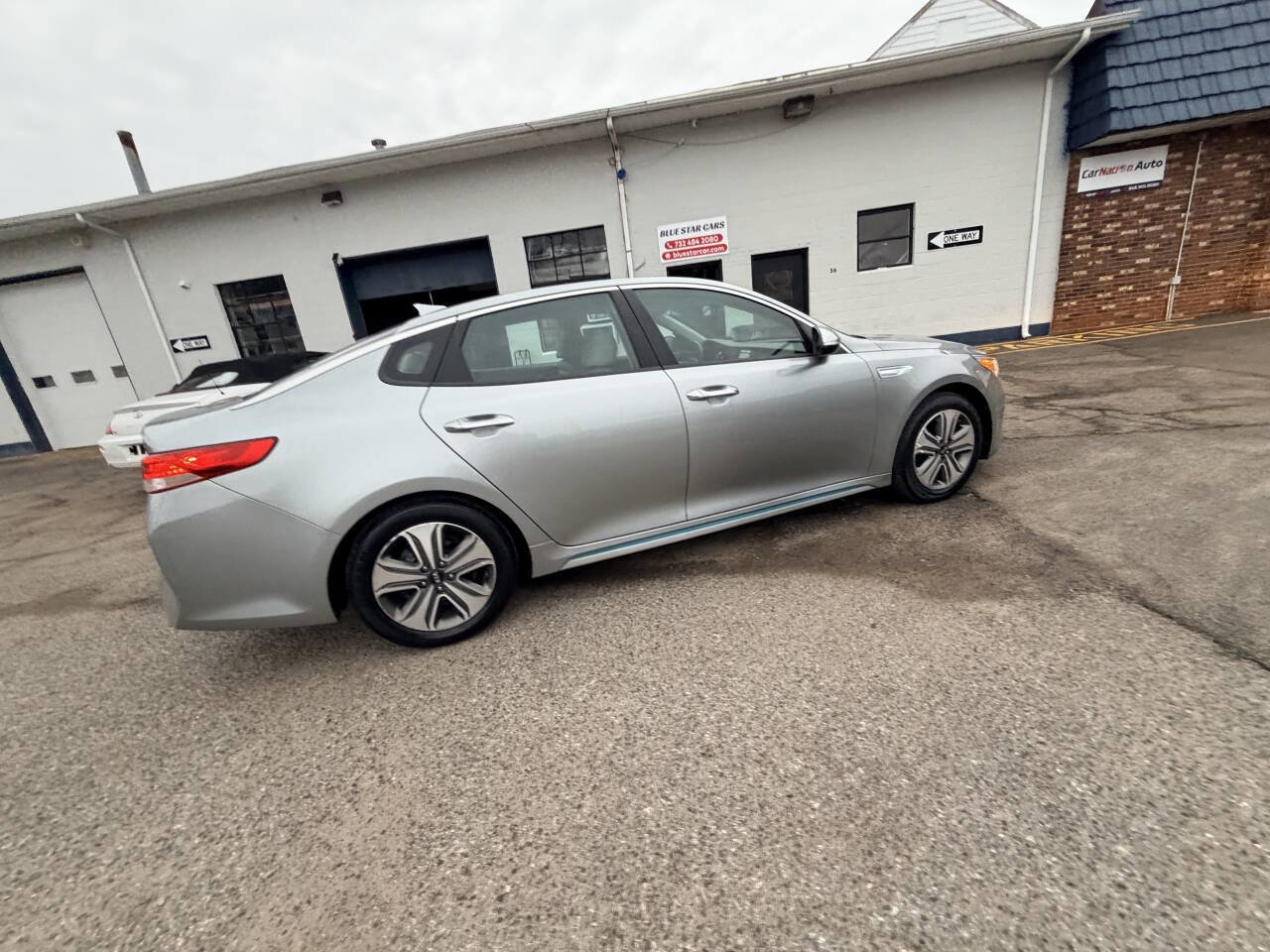 Used 2017 Kia Optima EX image 11