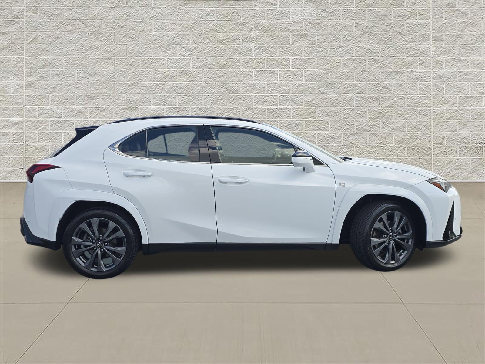 Used 2023 Lexus UX 250h F Sport AWD/4WD image 8
