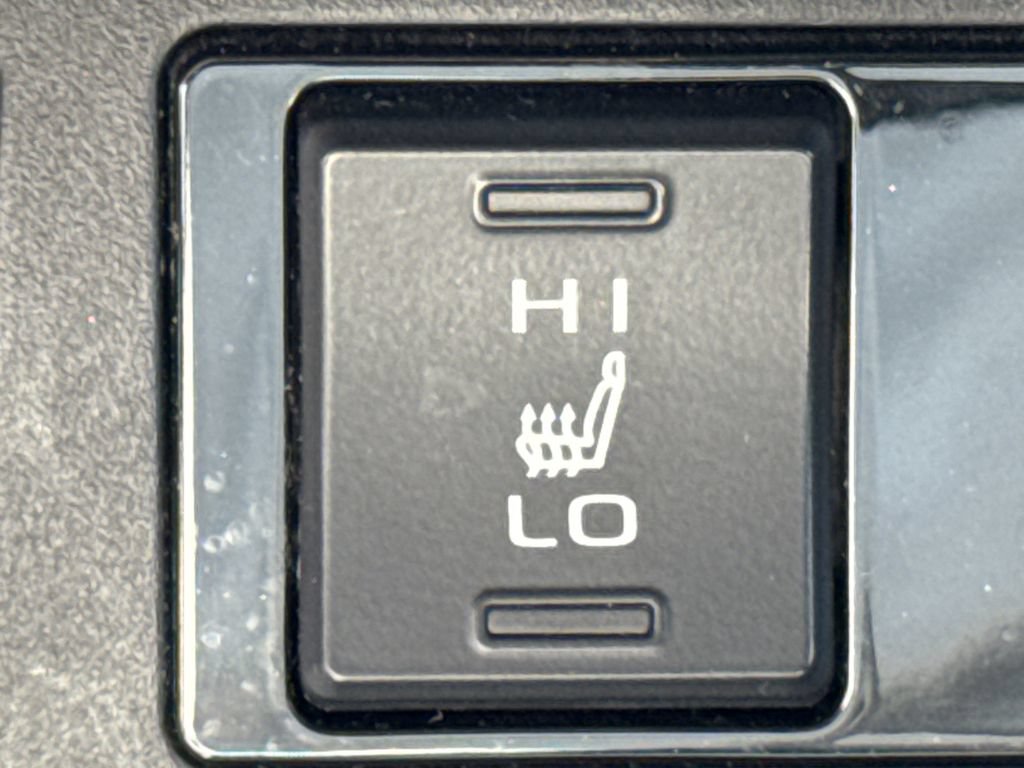 Used 2021 Toyota RAV4 XLE Premium FWD image 30