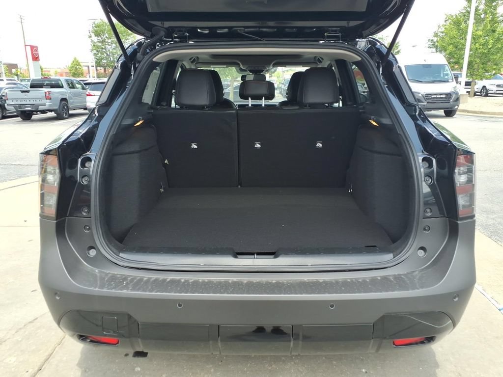 New 2026 Nissan Kicks SR w/ SR Premium Package AWD/4WD image 9