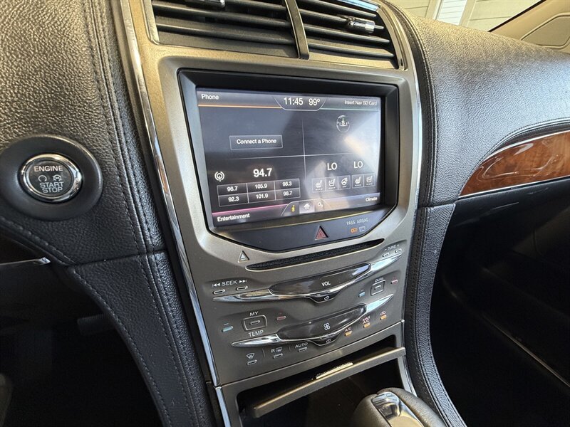 Used 2012 Lincoln MKX AWD image 19