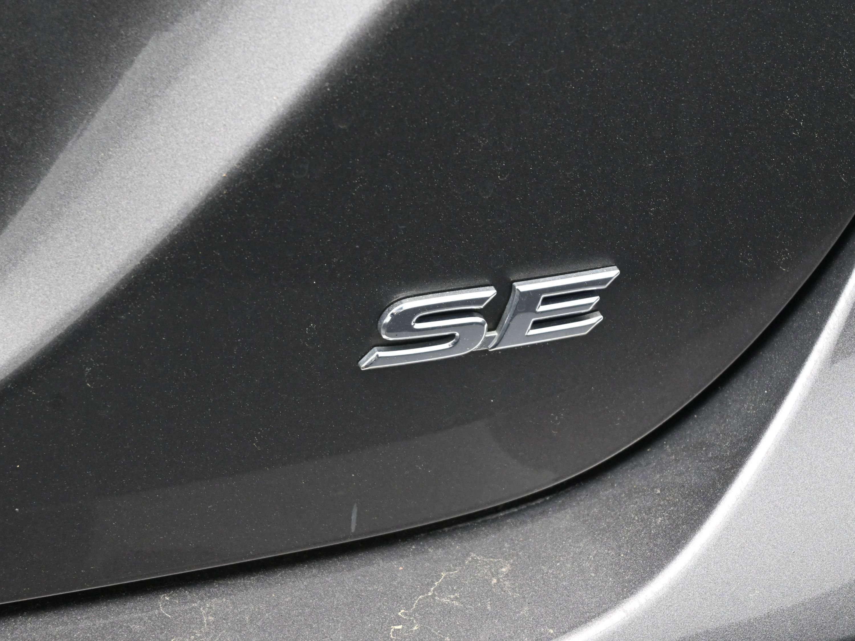 Used 2020 Toyota Camry SE image 19