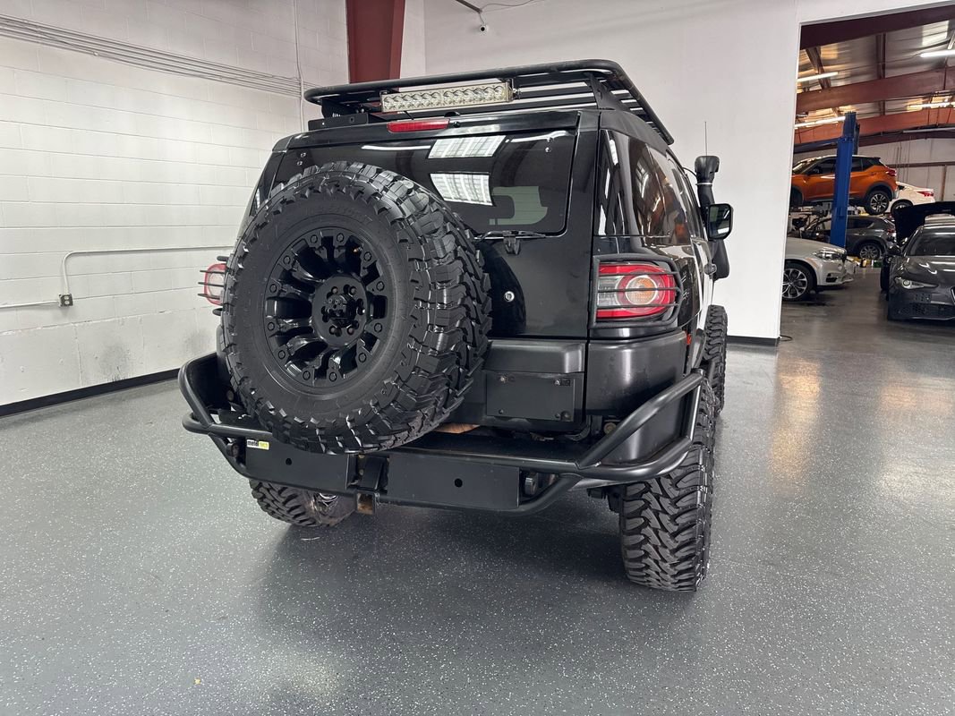 Used 2014 Toyota FJ Cruiser 4WD w/ Upgrade Package image 4