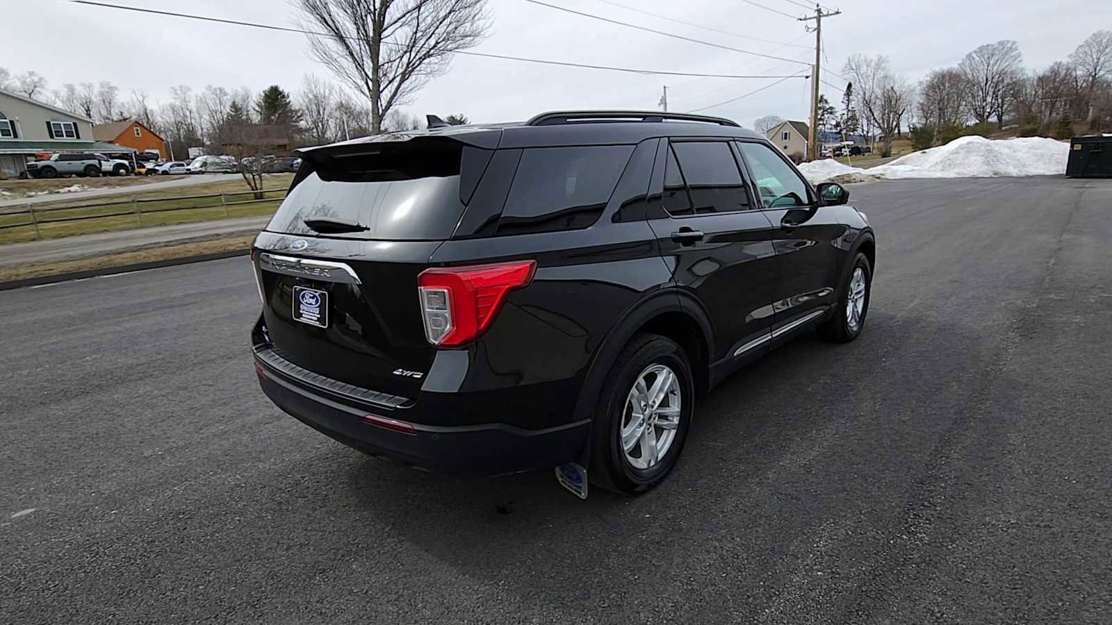 Used 2023 Ford Explorer XLT image 8