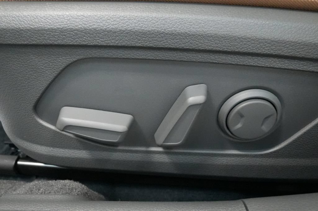 New 2025 Hyundai Sonata Limited FWD image 29