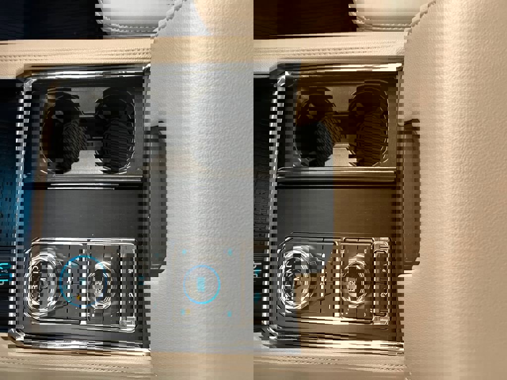 Used 2023 Ford Expedition Max XLT image 23