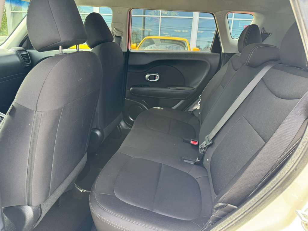 Used 2019 Kia Soul image 9