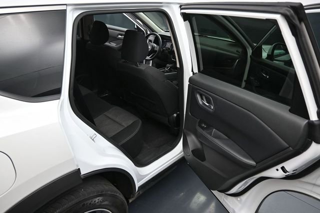 Used 2024 Nissan Rogue SV FWD image 33