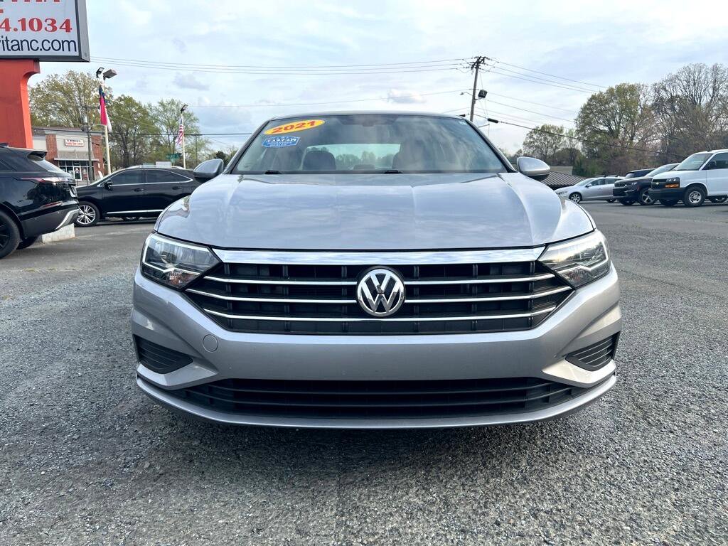 Used 2021 Volkswagen Jetta SE image 2