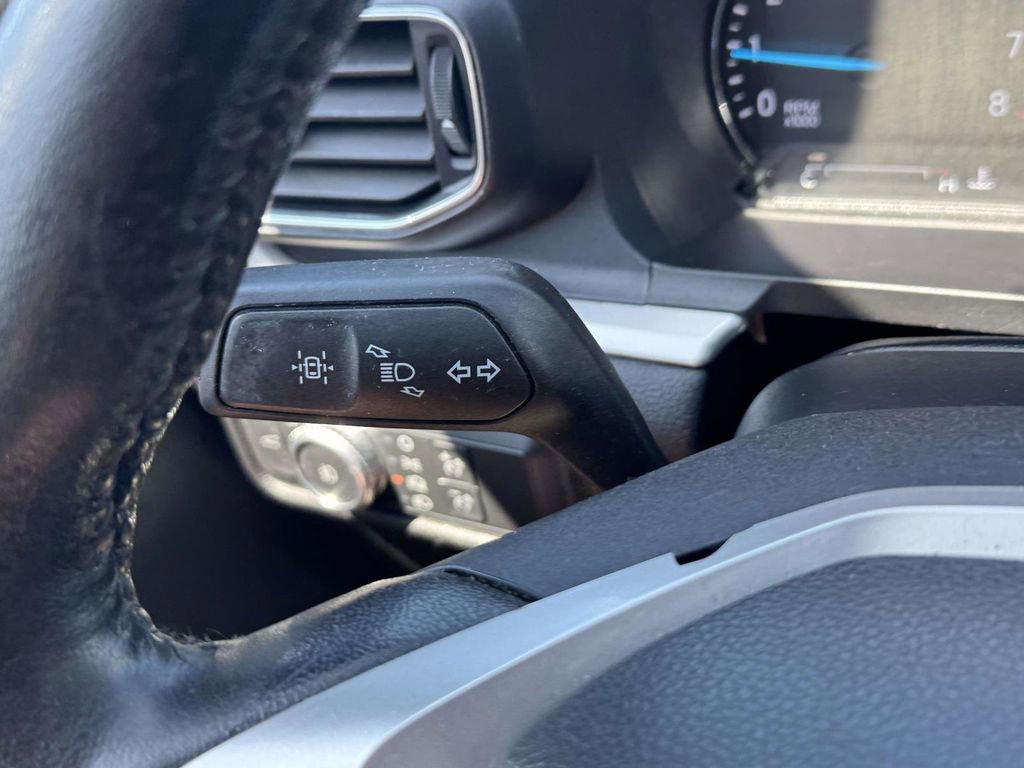 Used 2022 Ford Explorer XLT w/ Equipment Group 202A AWD/4WD image 19