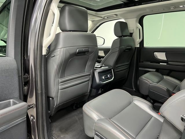 Used 2025 Ford Expedition Max Active AWD/4WD image 45