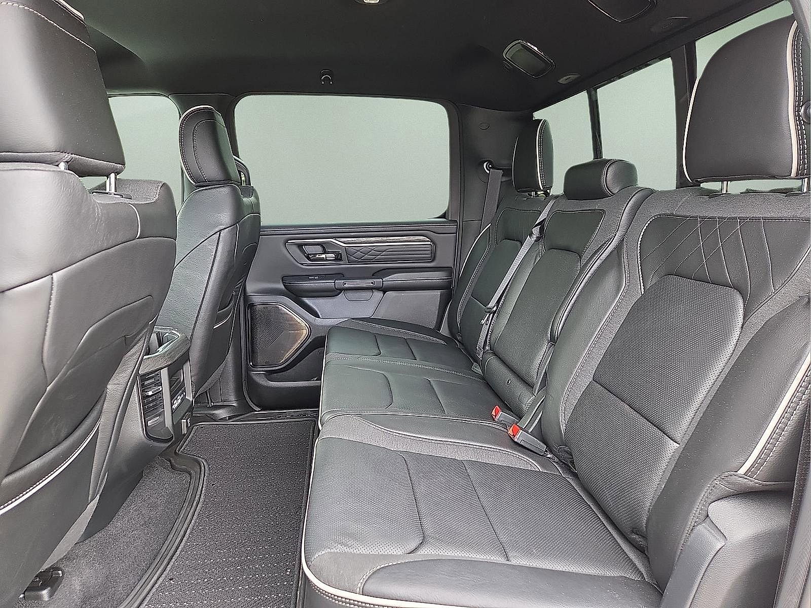 Used 2025 RAM 1500 Limited AWD/4WD image 10