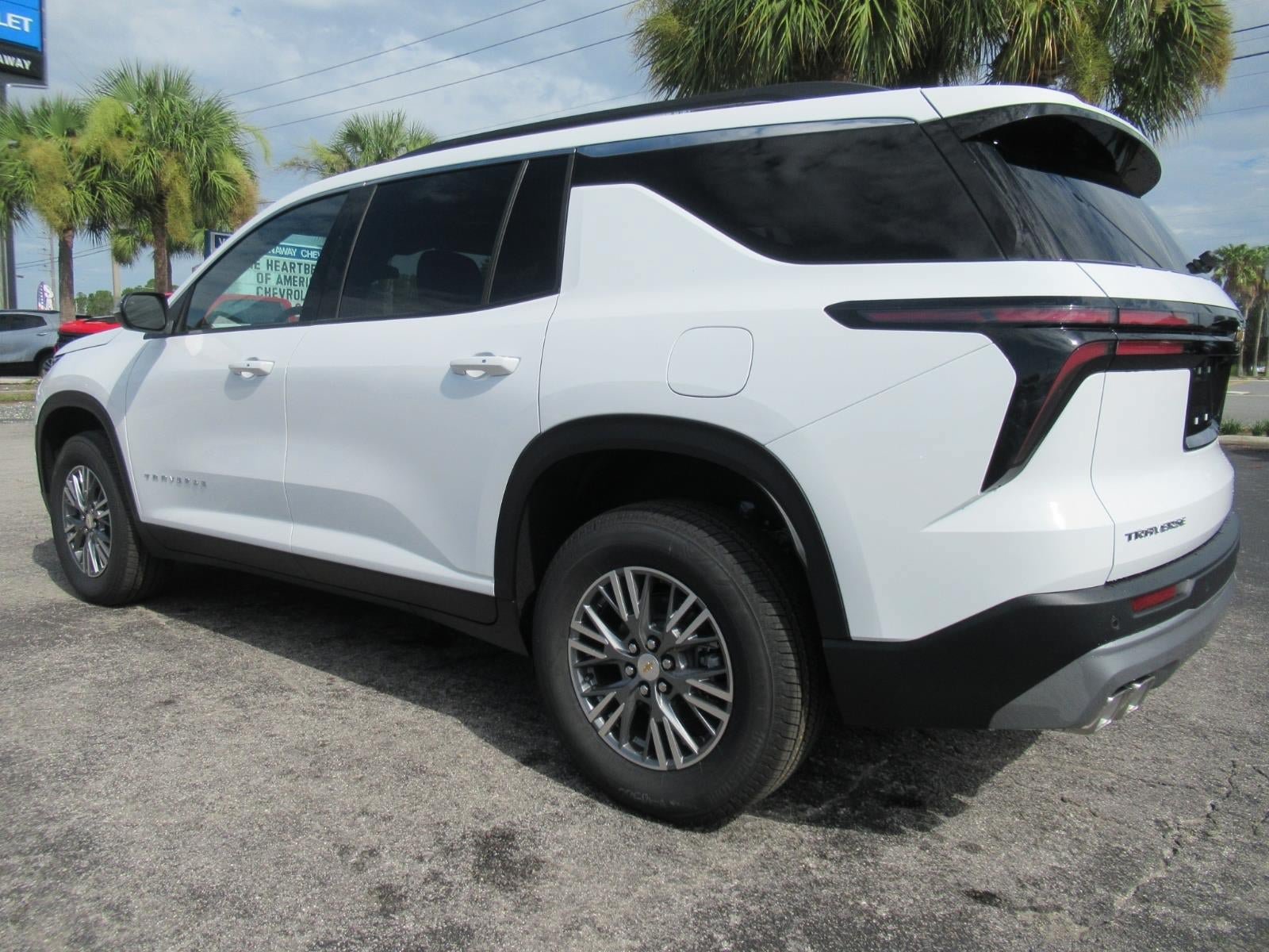 New 2027 Chevrolet Traverse LT FWD image 7