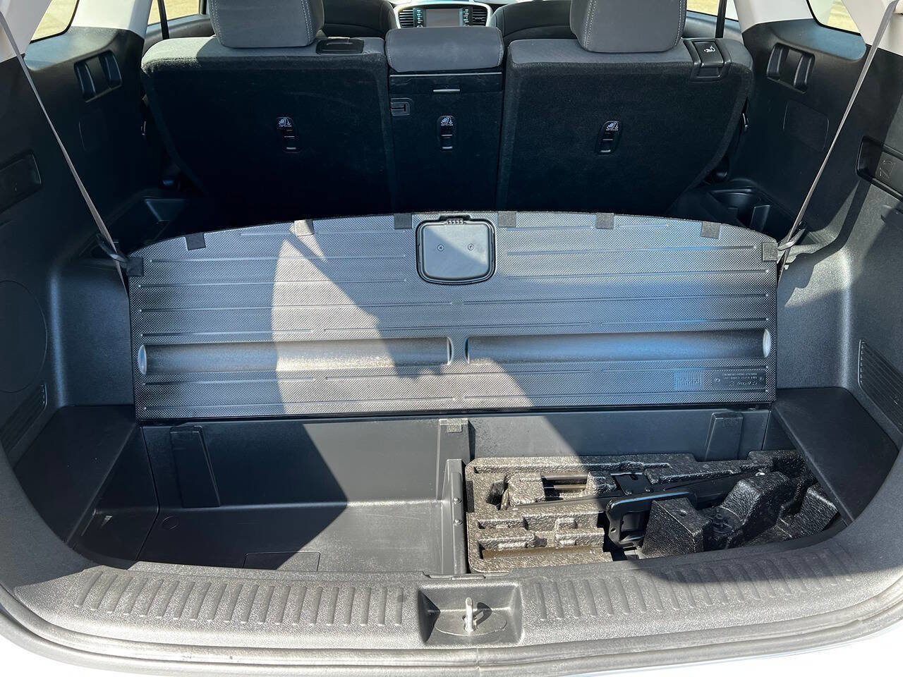 Used 2020 Kia Sorento AWD V6 image 24