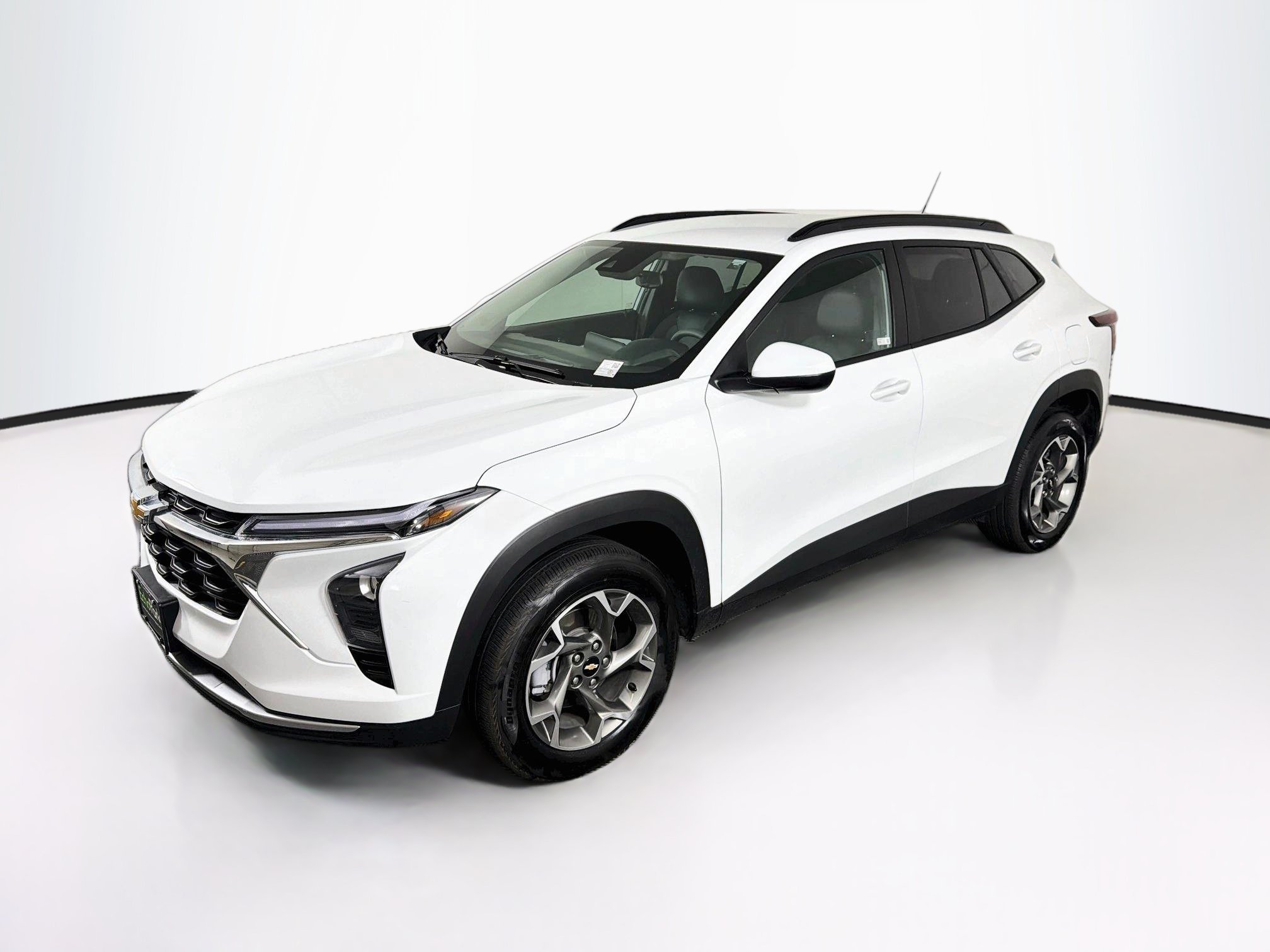 Used 2026 Chevrolet Trax LT FWD image 3