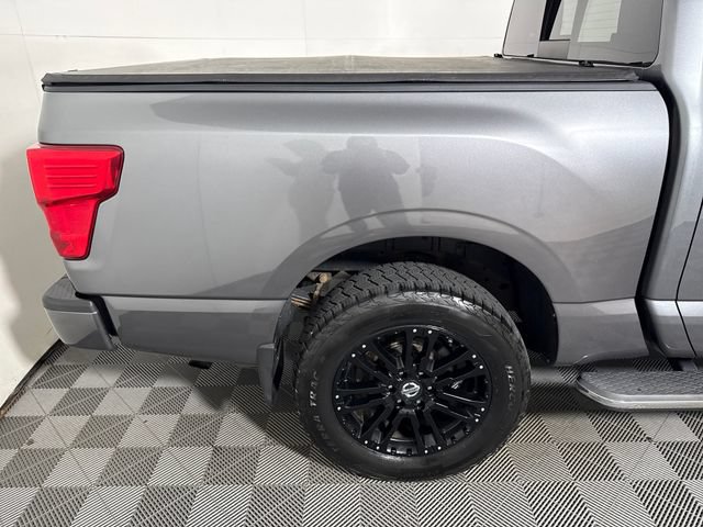 Used 2018 Nissan Titan SL AWD/4WD image 19