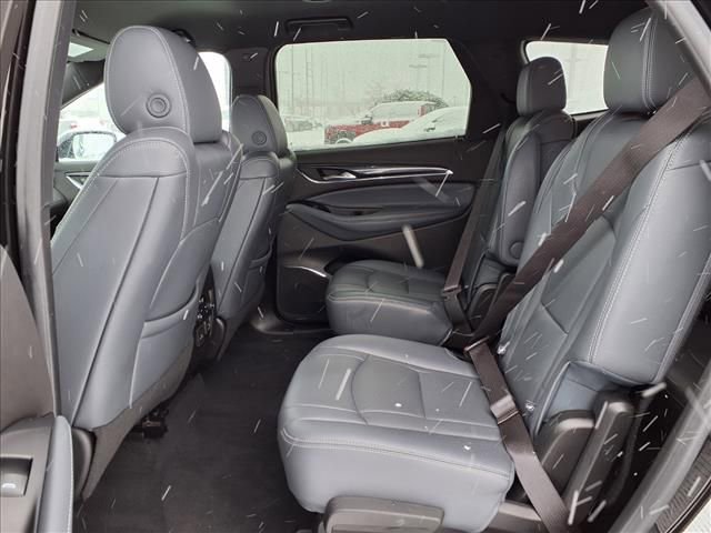 Used 2024 Buick Enclave Premium image 32