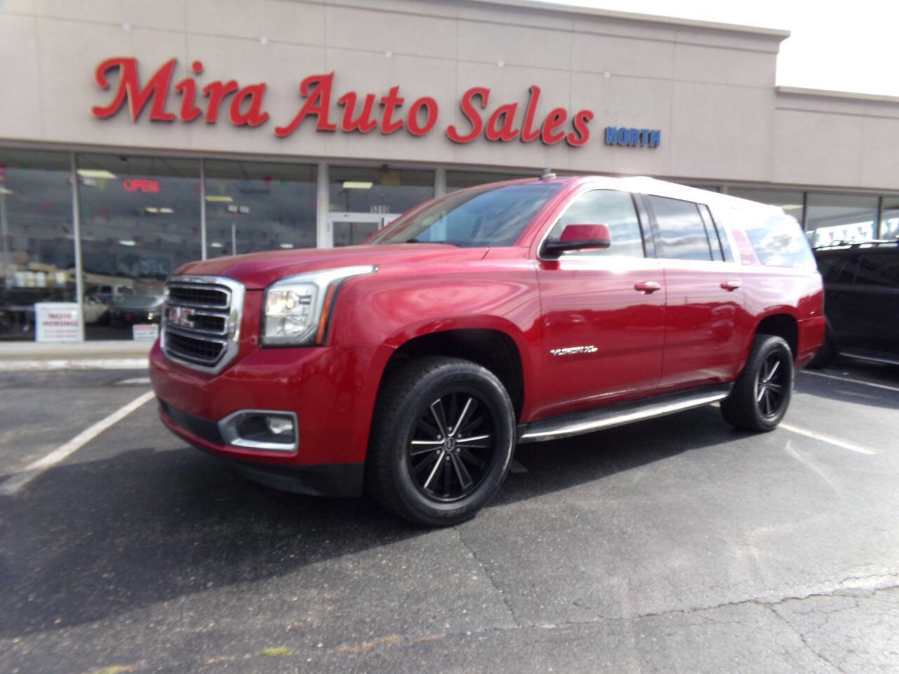 Used 2015 GMC Yukon XL SLE w/ Convenience Package image 1