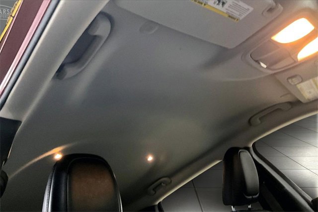 Used 2021 Jeep Cherokee Latitude Lux w/ Comfort/Convenience Group image 17