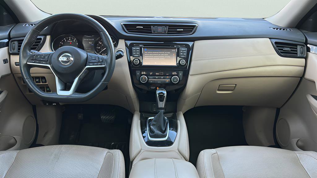 Used 2017 Nissan Rogue SL w/ SL Premium Package image 25