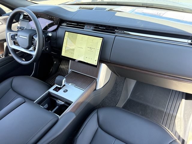New 2026 Land Rover Range Rover Long Wheelbase SE AWD/4WD image 11