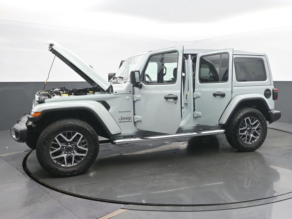 Used 2024 Jeep Wrangler Sahara image 55