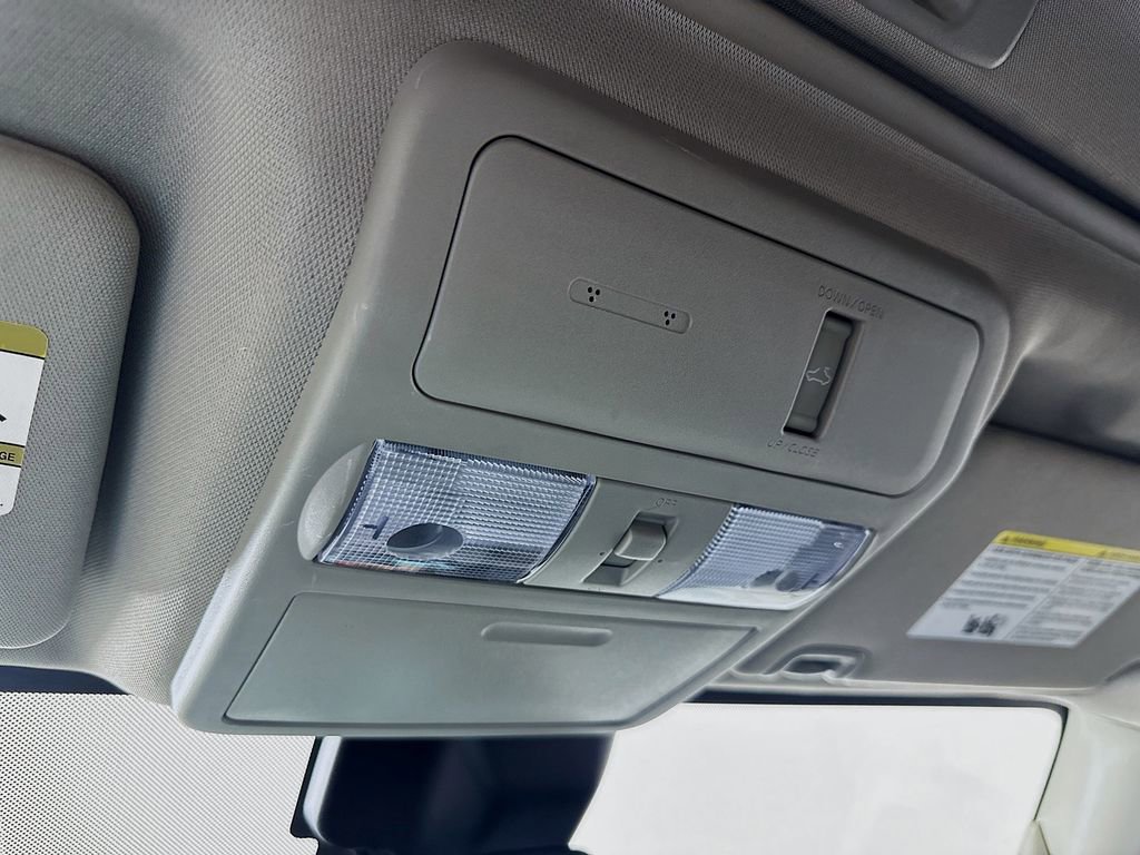 Used 2024 Nissan Frontier SL w/ Technology Package image 32