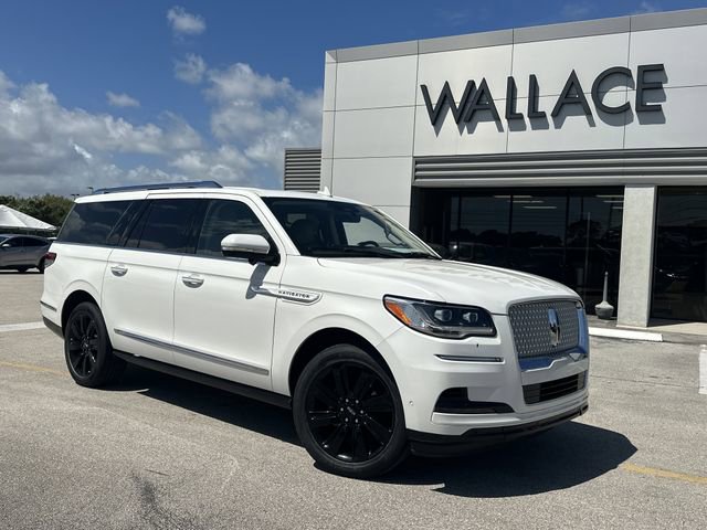 Used 2022 Lincoln Navigator L Reserve image 1