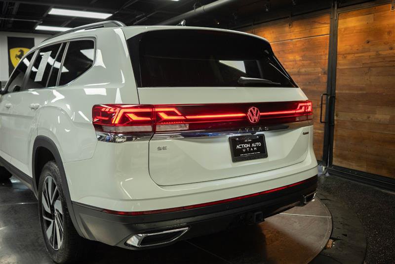 Used 2024 Volkswagen Atlas SE AWD/4WD image 6