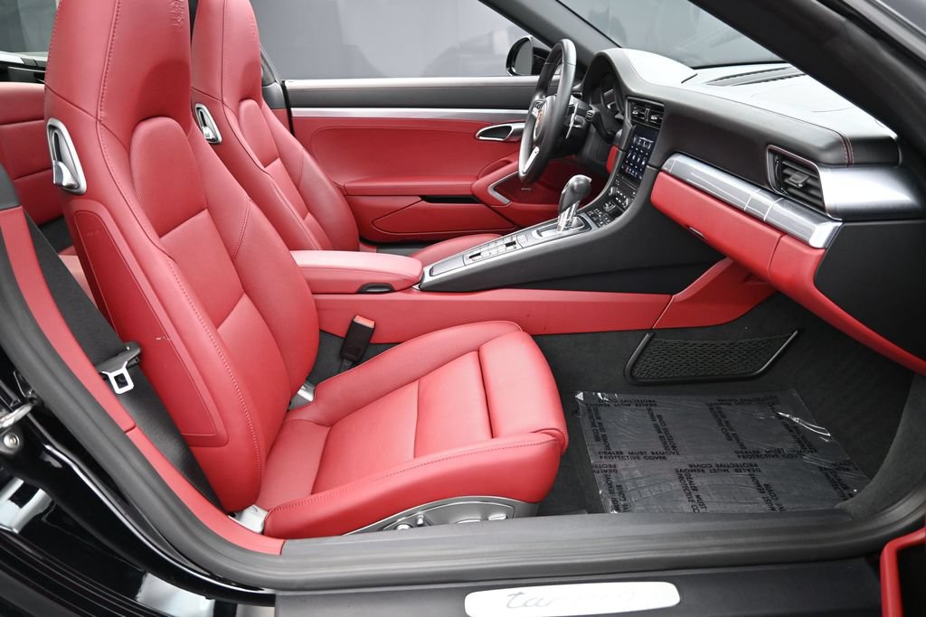 Certified 2019 Porsche 911 Targa 4 AWD/4WD image 32