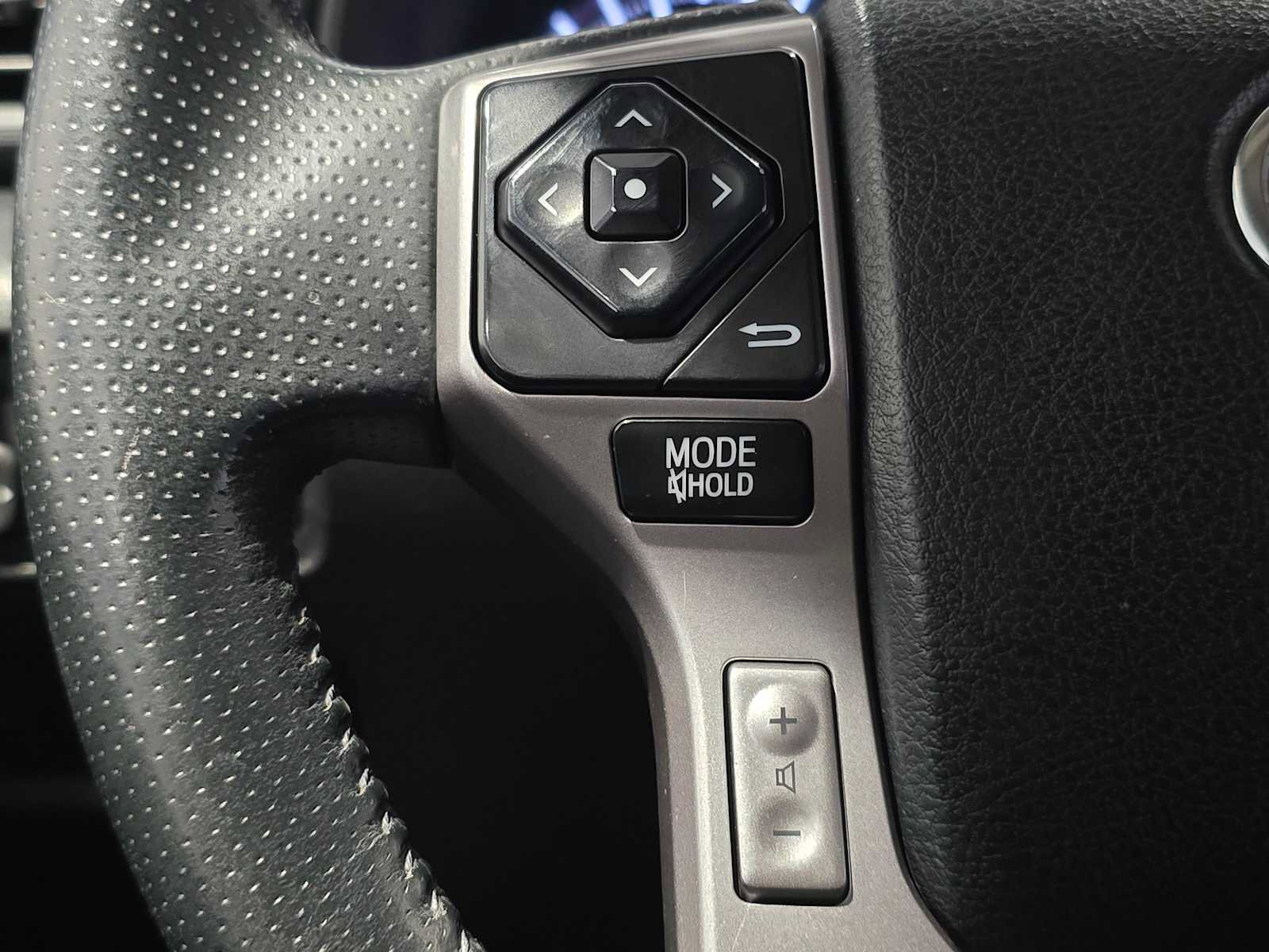 Used 2015 Toyota 4Runner SR5 image 30