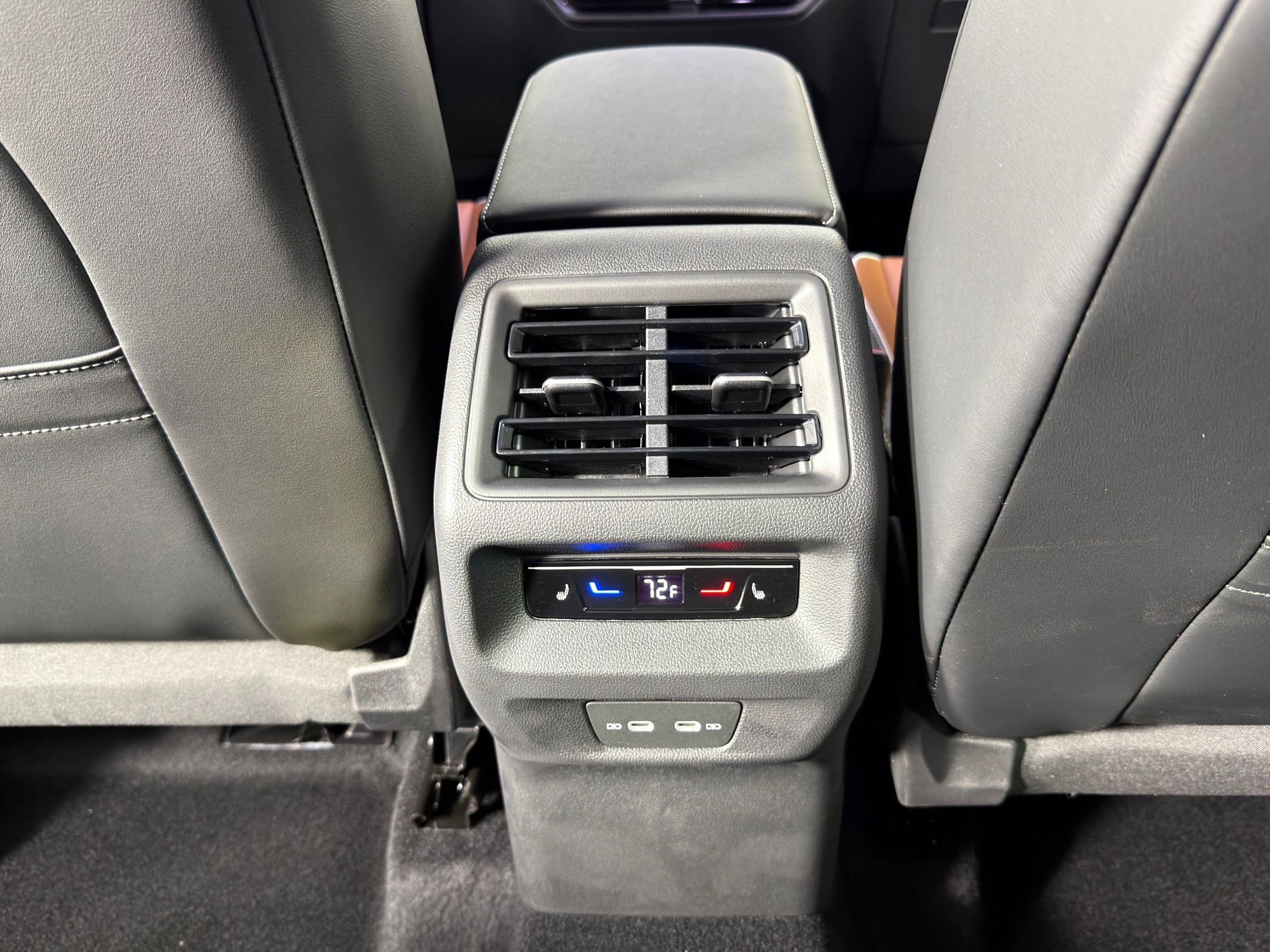 Used 2025 Volkswagen Tiguan SEL R-Line image 31