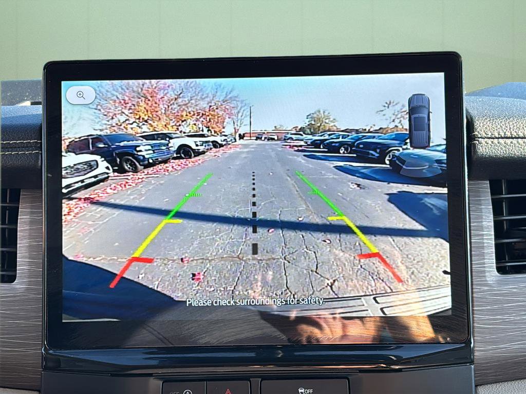 Used 2024 Ford Expedition Limited image 32