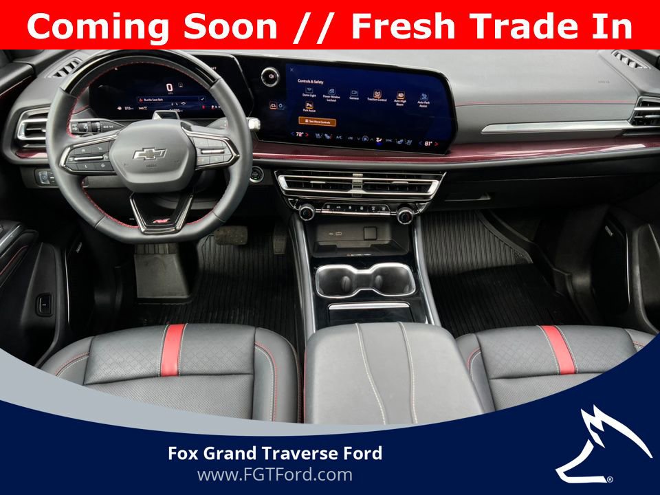 Used 2024 Chevrolet Traverse RS image 2