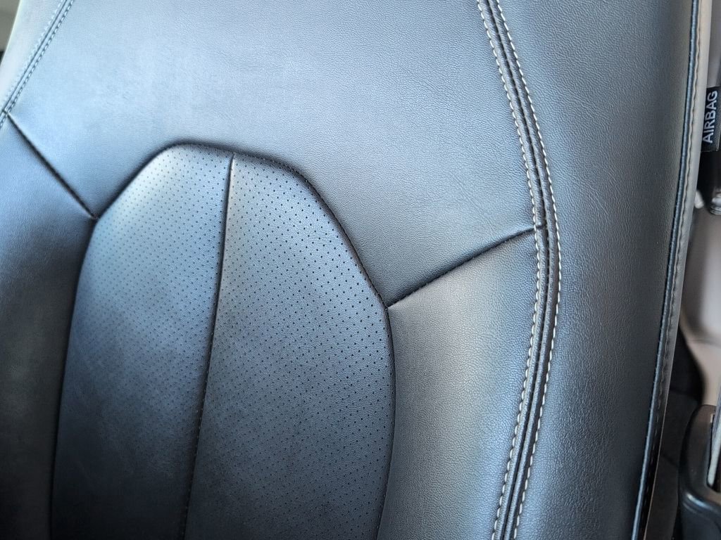 Used 2024 Chrysler Pacifica Touring-L image 15