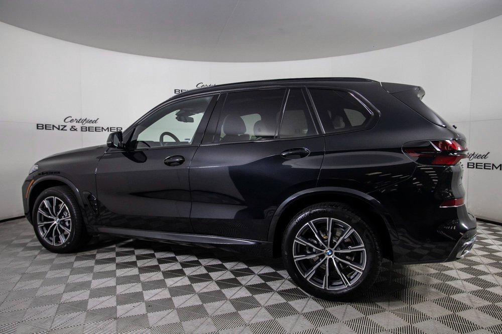 Used 2026 BMW X5 sDrive40i w/ M Sport Package image 7