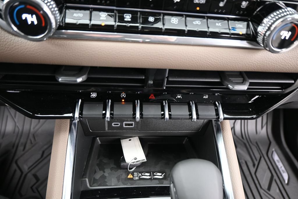 New 2026 GMC Canyon Denali AWD/4WD image 12