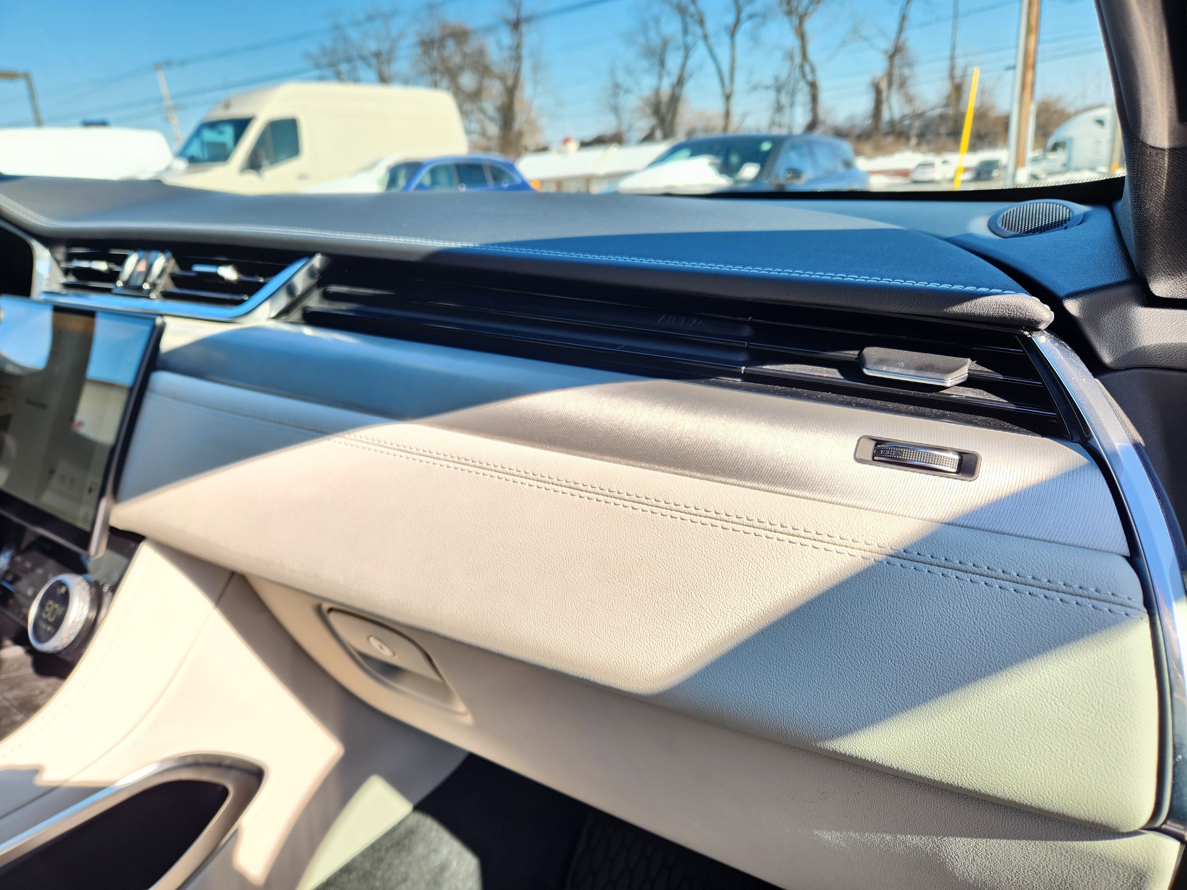 Certified 2025 Jaguar F-PACE R-Dynamic S image 17