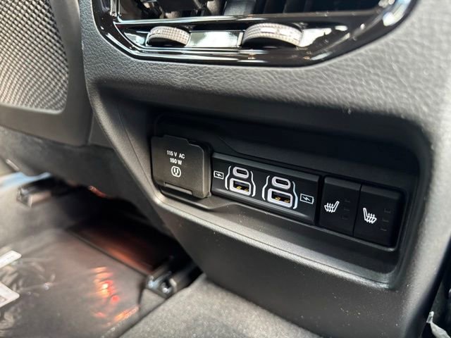 New 2025 Jeep Grand Cherokee Overland w/ Luxury Tech Group IV image 22