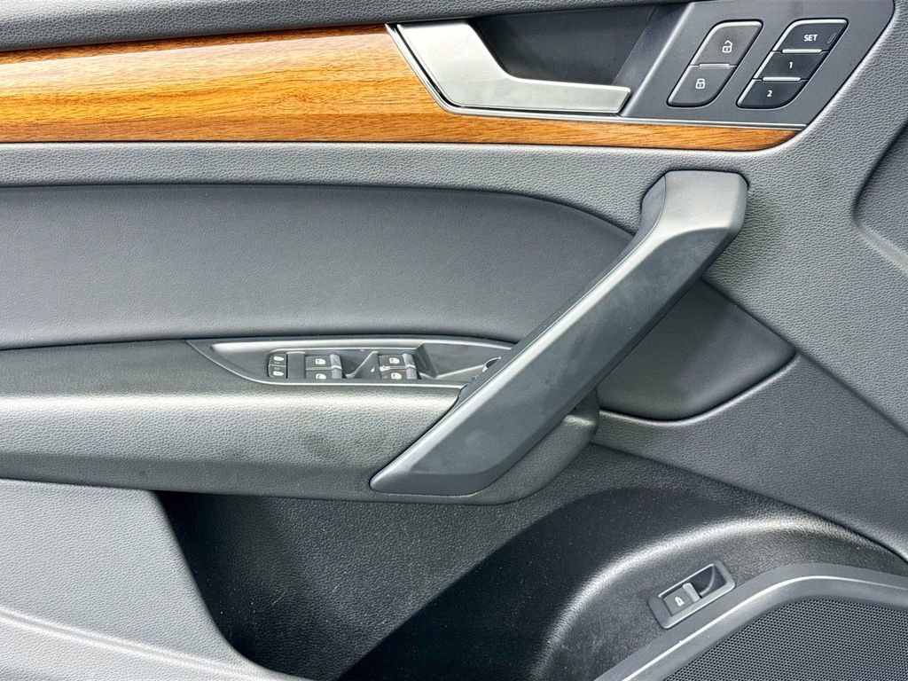 Used 2023 Audi Q5 2.0T Premium image 21