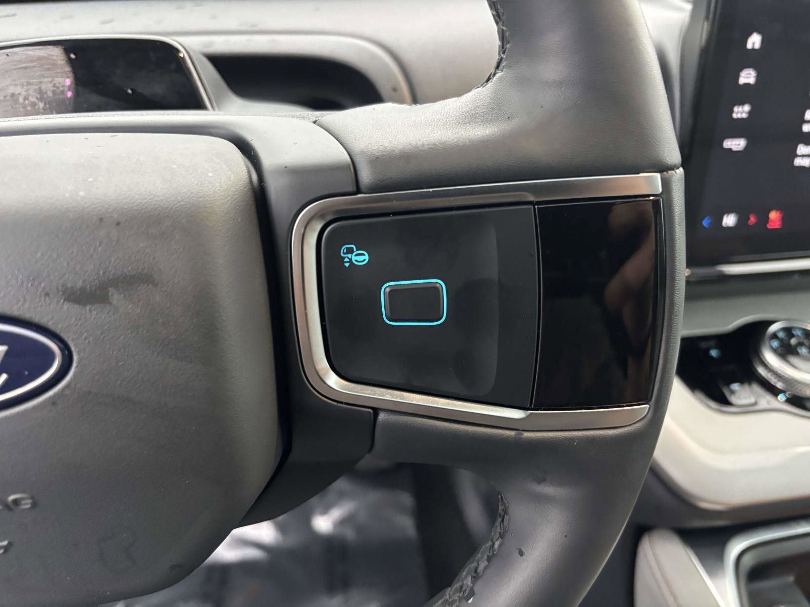 Used 2025 Ford Expedition Max Active AWD/4WD image 19