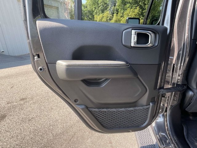New 2027 Jeep Wrangler Unlimited Sahara AWD/4WD image 17