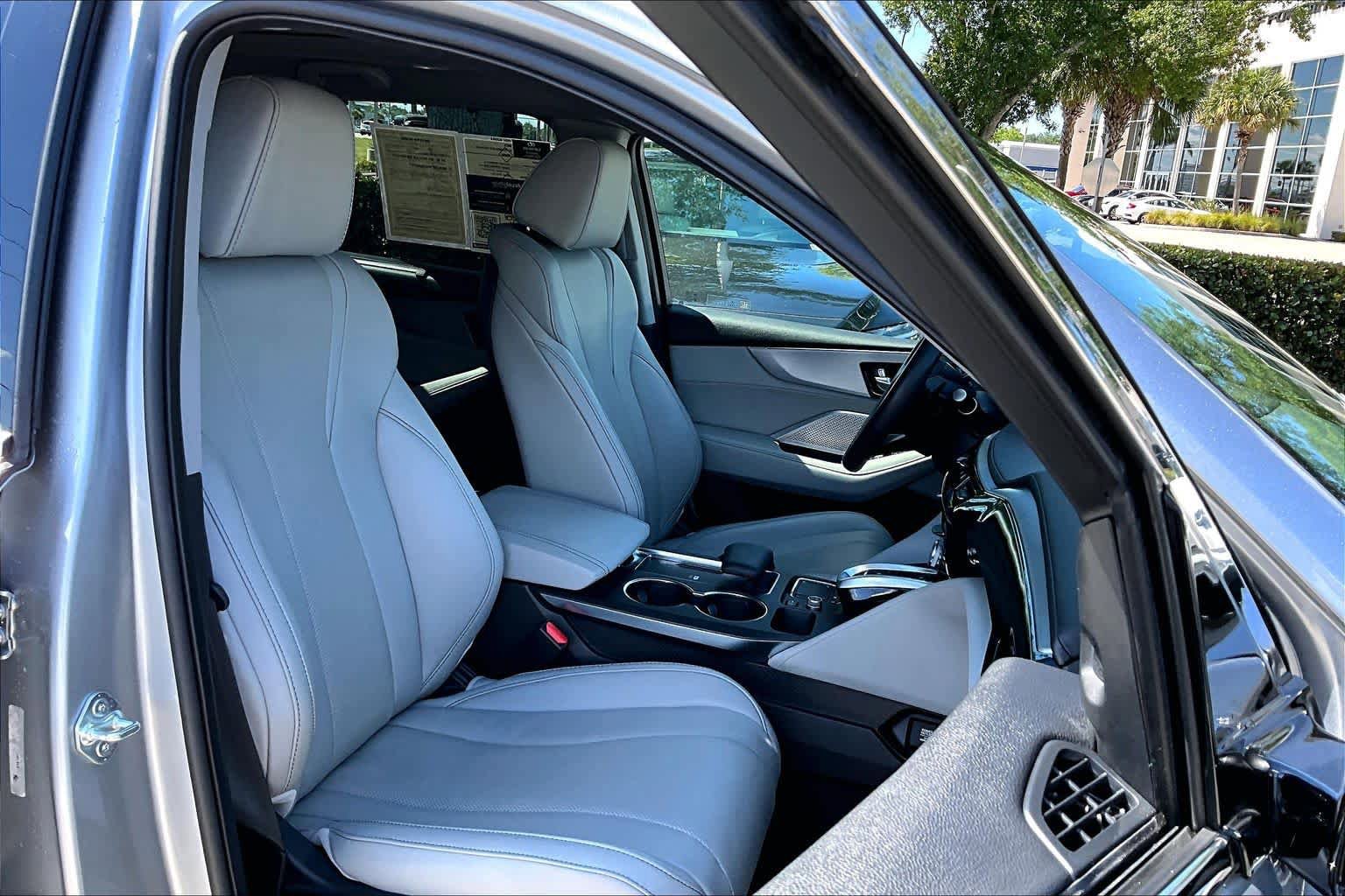 Used 2024 Acura MDX SH-AWD w/ Technology Package image 9