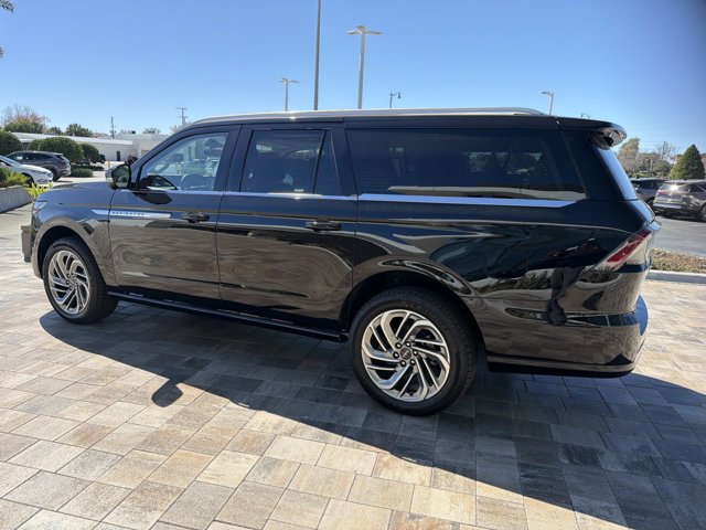 New 2026 Lincoln Navigator L Reserve AWD/4WD image 4