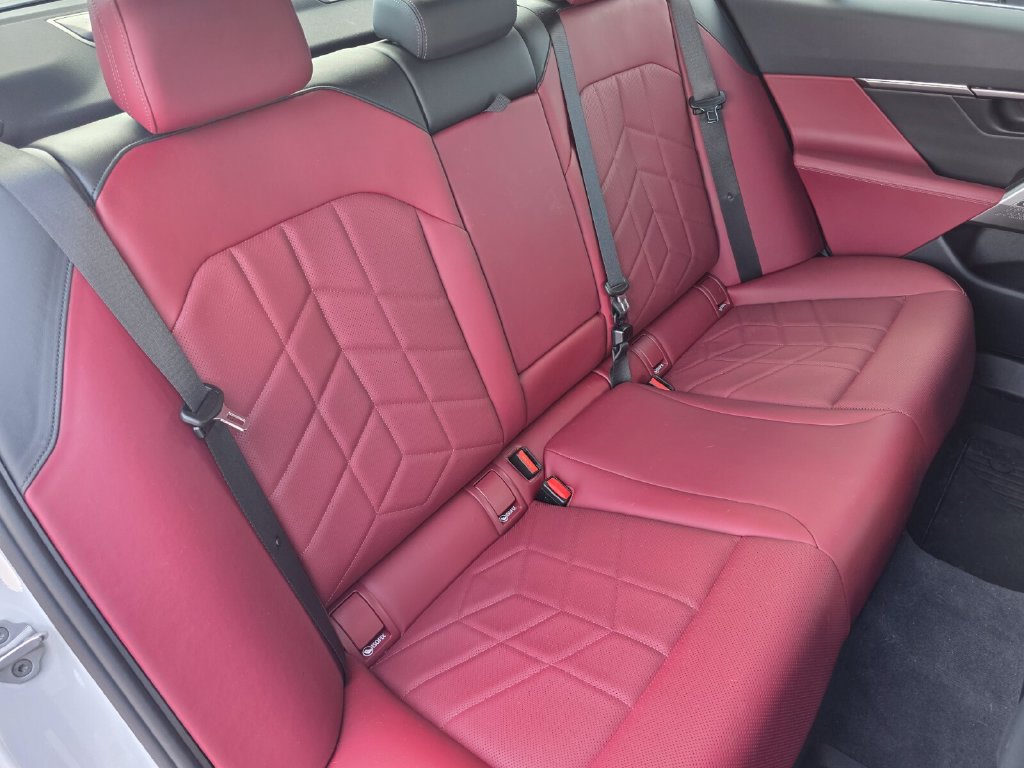 Certified 2025 BMW 530i RWD image 27