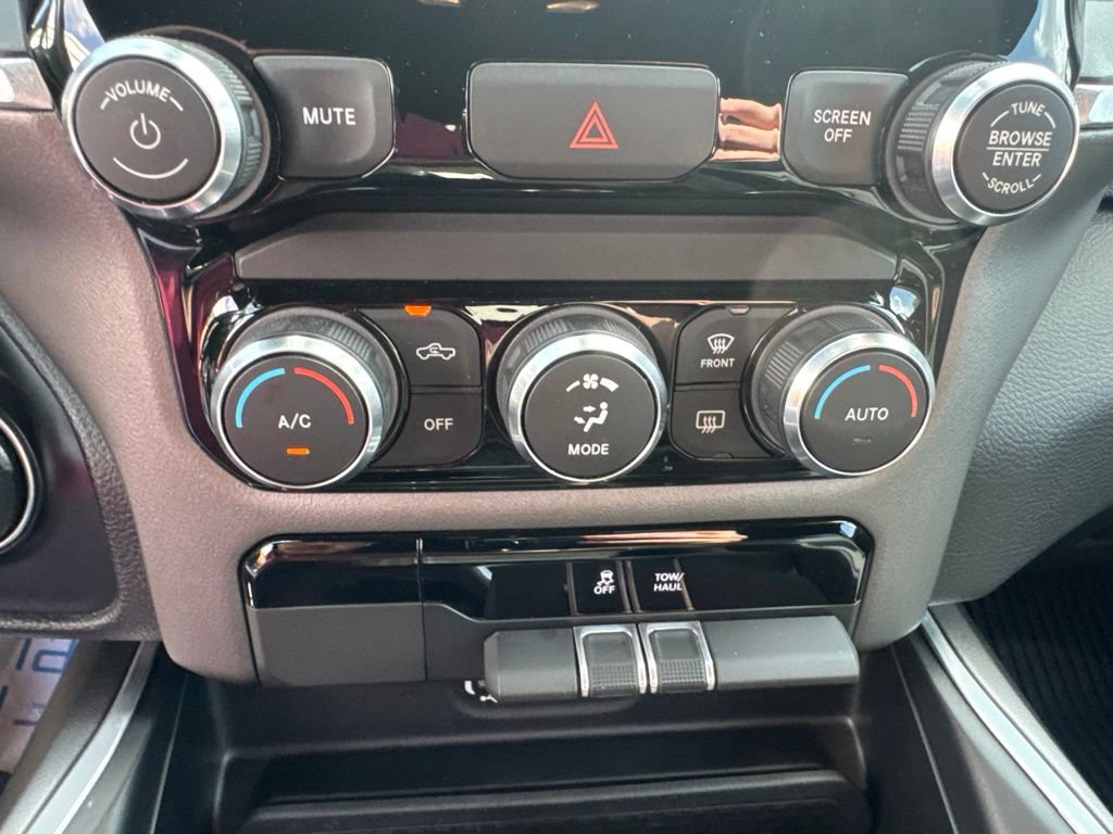 Used 2022 RAM 1500 Big Horn AWD/4WD image 18