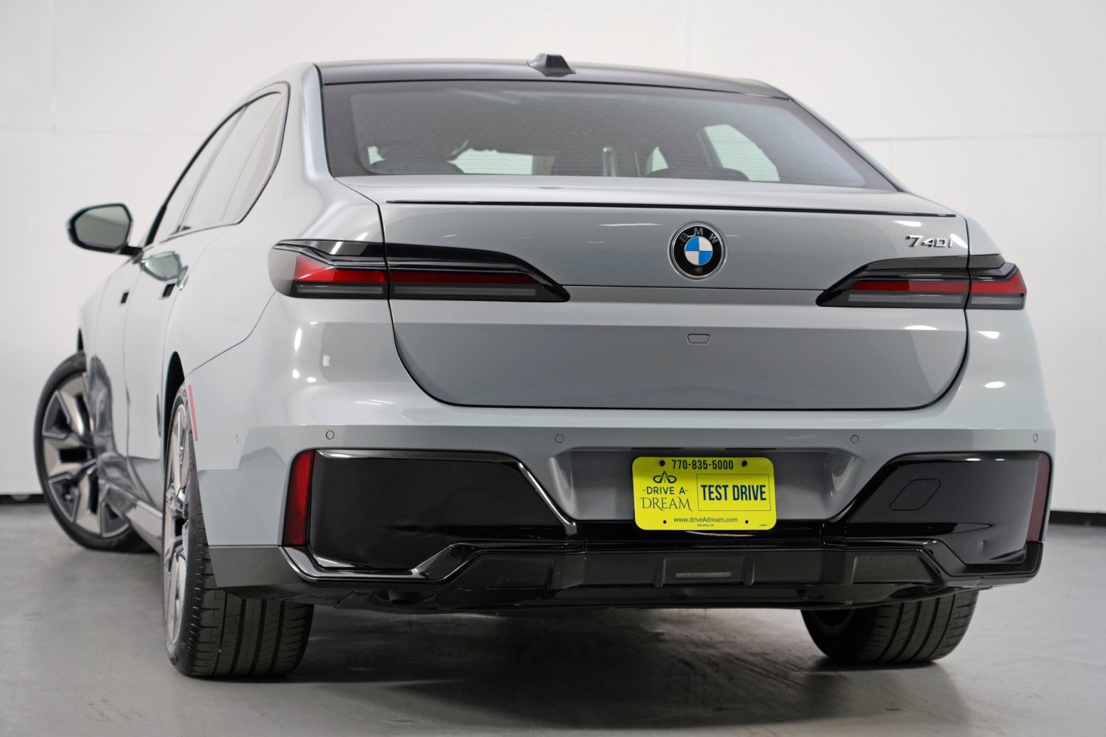 Used 2024 BMW 740i w/ Premium Package 2 image 6