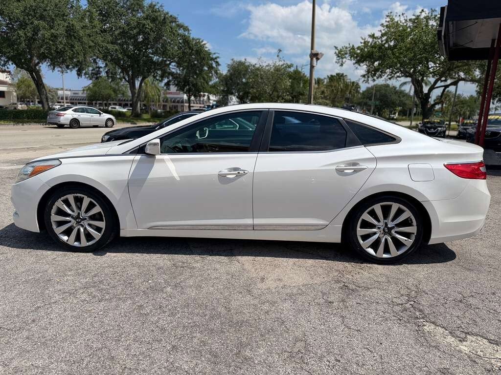 Used 2014 Hyundai Azera Limited w/ Option Group 02 FWD image 2