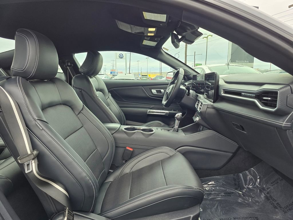 Used 2025 Ford Mustang Premium image 12